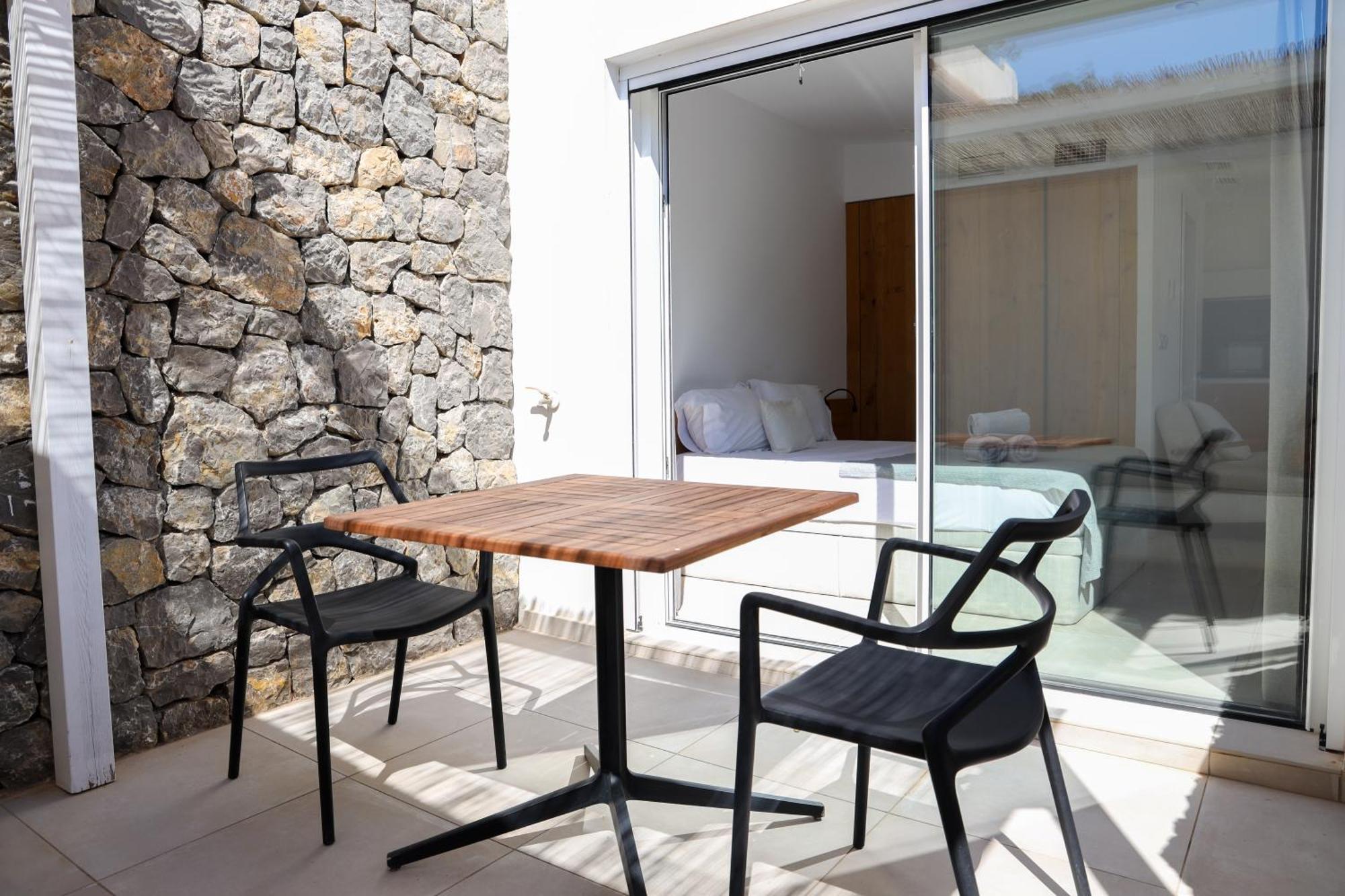 Cala Vadella Beachwalk Suites Room photo
